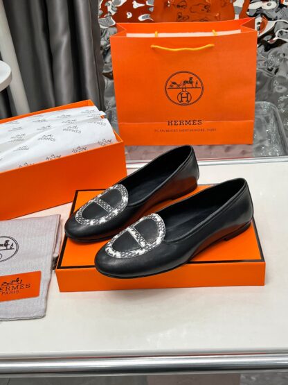 Hermès Spring Classic Black Handcrafted Loafers - Image 2