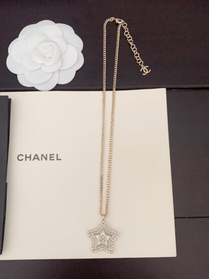 Chanel White Five-pointed Star Necklace - Image 3