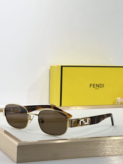 FENDI fashion trend sunglasses - Image 3
