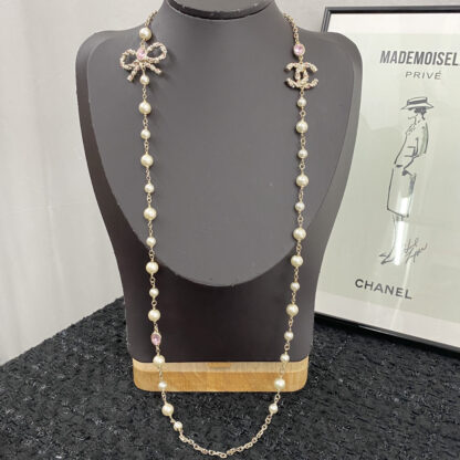 Chanel Pink Diamond Double C Bow Pearl Sweater Necklace - Image 3