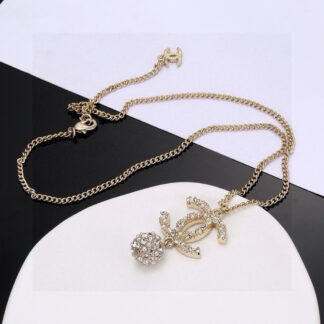 Chanel Vintage Gentle Pearl Embellished Necklace