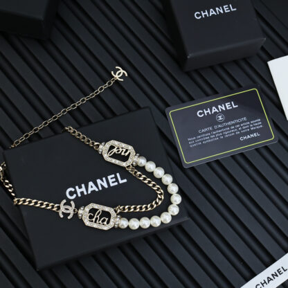 Chanel Vintage Small Square Pearl Necklace - Image 2