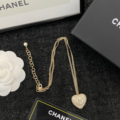 Chanel black and white diamond heart necklace - Image 3