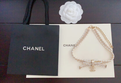 Chanel Bow Pearl Necklace - Image 3