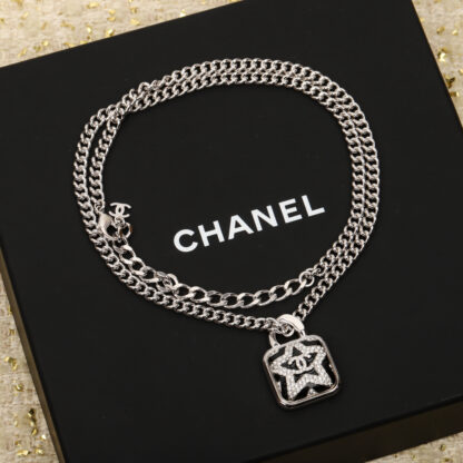 Chanel classic versatile fashion necklace - Image 2