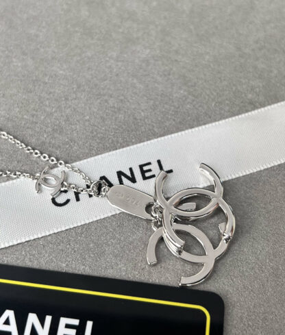 Chanel classic versatile diamond necklace - Image 2