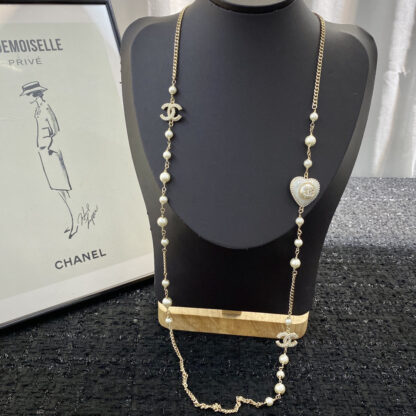 Chanel Delicate Heart Pearl Necklace - Image 3