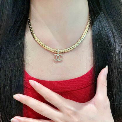 Chanel exquisite versatile necklace - Image 3