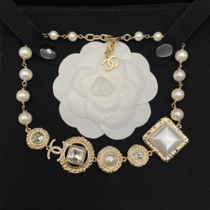 Chanel exquisite and gorgeous palace style necklace