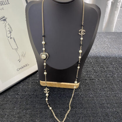 Chanel Delicate Black Heart Pearl Necklace - Image 3