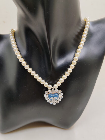 Chanel Blue Heart Pearl Necklace - Image 3