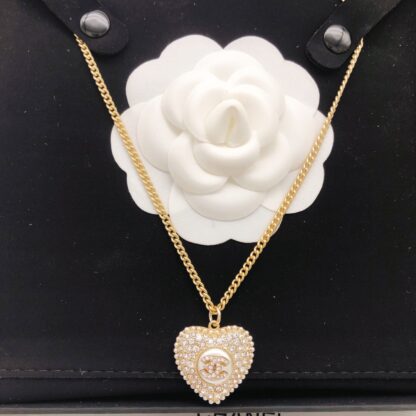 Chanel full diamond heart black diamond and white diamond necklace - Image 2