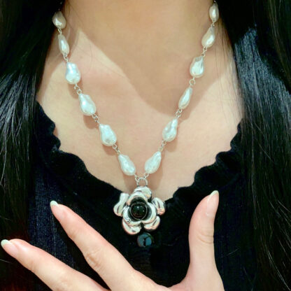 Chanel Camellia Vintage Necklace - Image 3