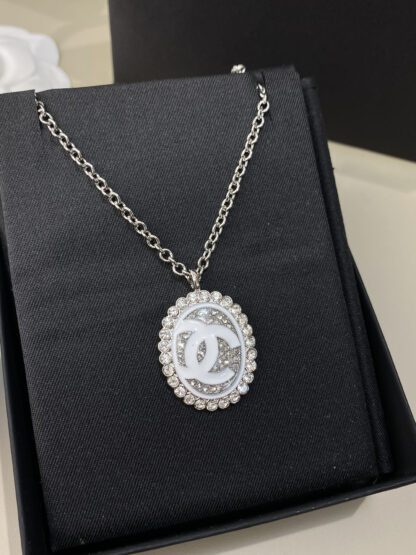 Chanel Diamond cc Pearl Series Simple Necklace - Image 3