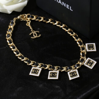 Chanel Fashionable and versatile clavicle necklace
