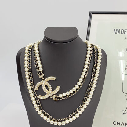 Chanel rhinestone textured double c pearl leather chain - Image 3