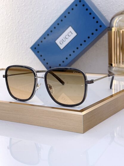 Gucci fashion sunglasses - Image 2