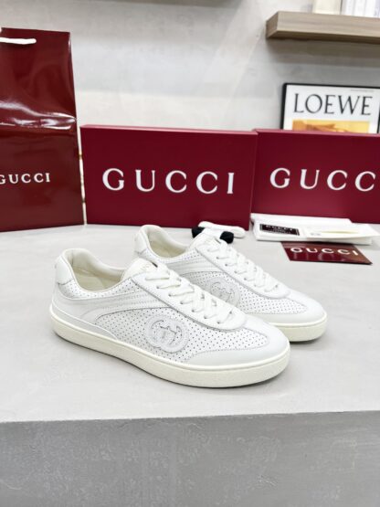 Gucci classic design German training elements catwalk model - Image 3