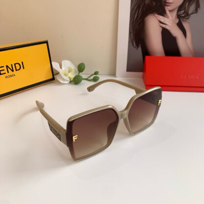 FENDI fashion trend sunglasses - Image 3
