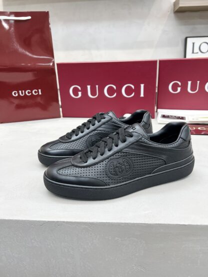 Gucci classic design German training elements catwalk model - Image 3