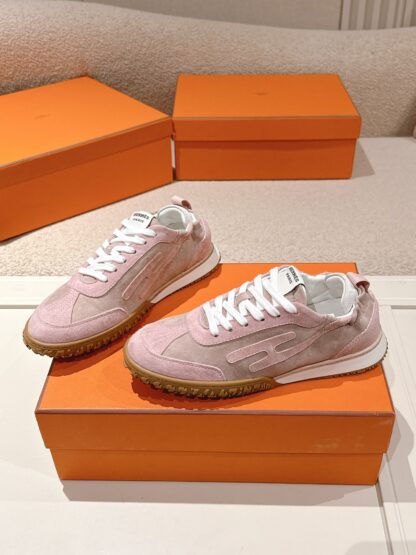Hermès apricot pink goatskin contrasting sneakers, 2cm thick sole - Image 2