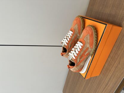 Hermès brown and orange goatskin contrasting sneakers, 2cm thick sole - Image 2