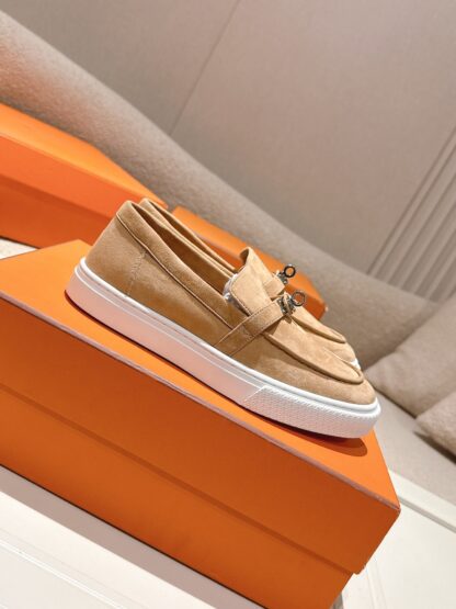 Hermès new kelly buckle thick-soled apricot loafers - Image 2