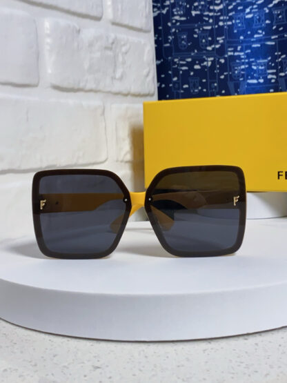 FENDI fashion trend sunglasses - Image 3