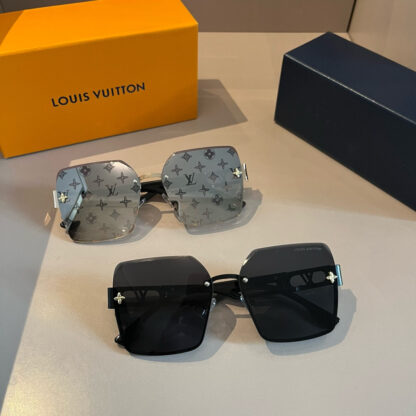 LOUIS VUITTON Fashion Sunglasses - Image 12