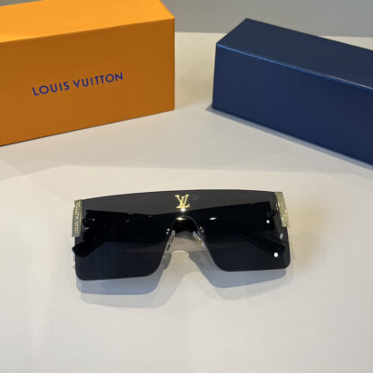 LOUIS VUITTON Fashion Sunglasses - Image 12
