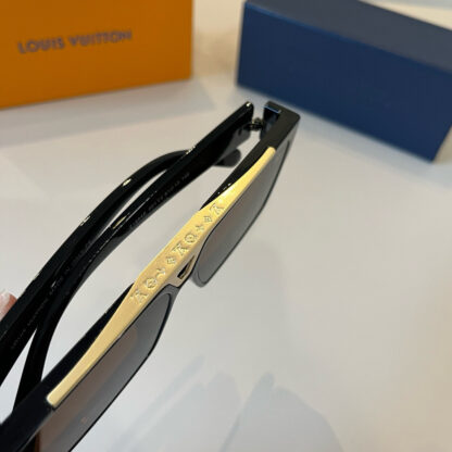 LOUIS VUITTON Fashion Sunglasses - Image 12