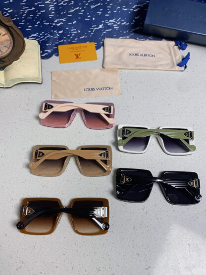 LOUIS VUITTON Fashion Sunglasses - Image 12