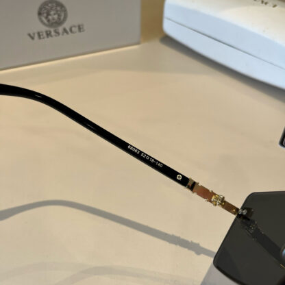 Versace fashion trend sunglasses - Image 11