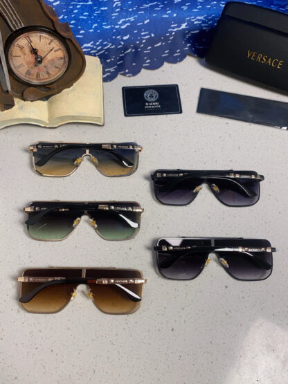 Versace fashion trend sunglasses - Image 11