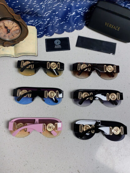 Versace fashion trend sunglasses - Image 11