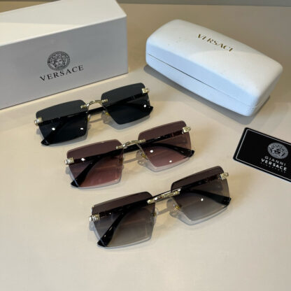 Versace fashion trend sunglasses - Image 12