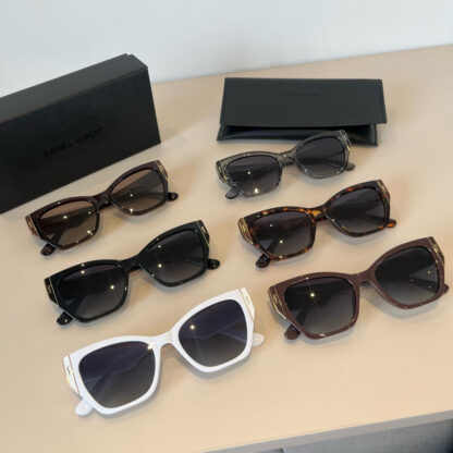 Yves Saint Laurent fashion sunglasses - Image 12