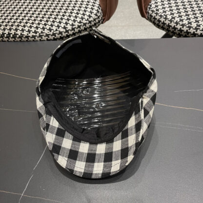 Prada retro face-enhancing small beret - Image 9