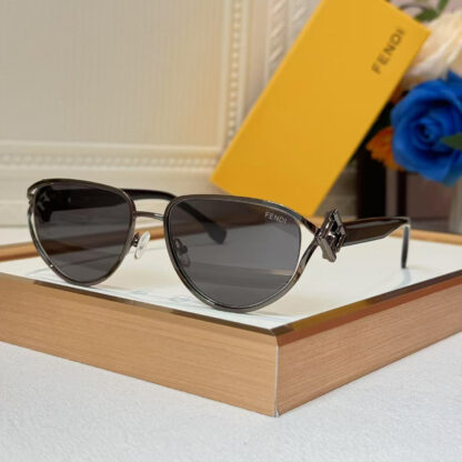 FENDI fashion trend sunglasses - Image 4