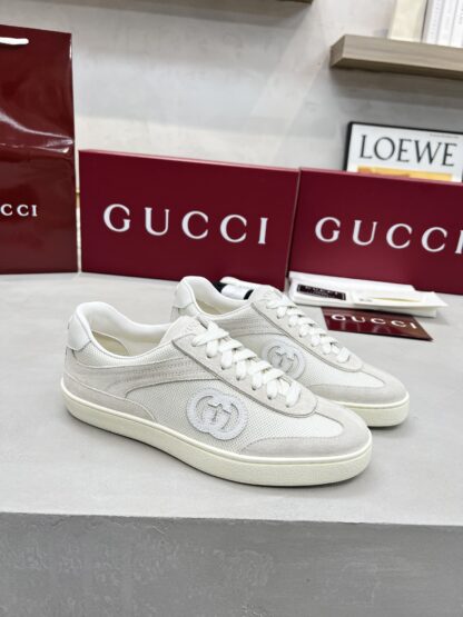 Gucci classic design German training elements catwalk model - Image 3