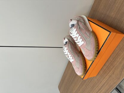 Hermès pink apricot goatskin contrasting sneakers, 2cm thick sole - Image 3