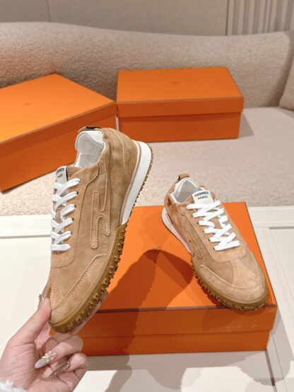 Hermès apricot brown goatskin contrasting sneakers, 2cm thick sole - Image 3