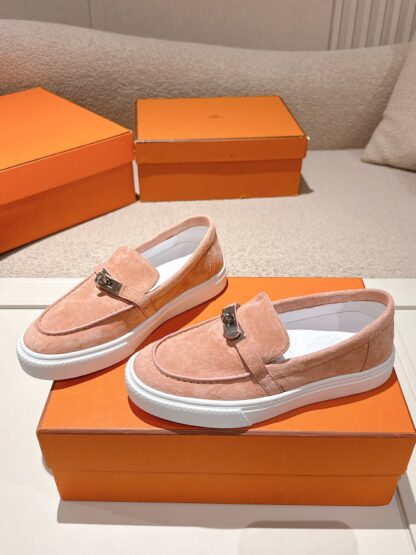 Hermès new kelly buckle thick-soled pink loafers - Image 3