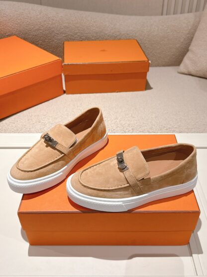 Hermès new kelly buckle thick-soled apricot loafers - Image 3