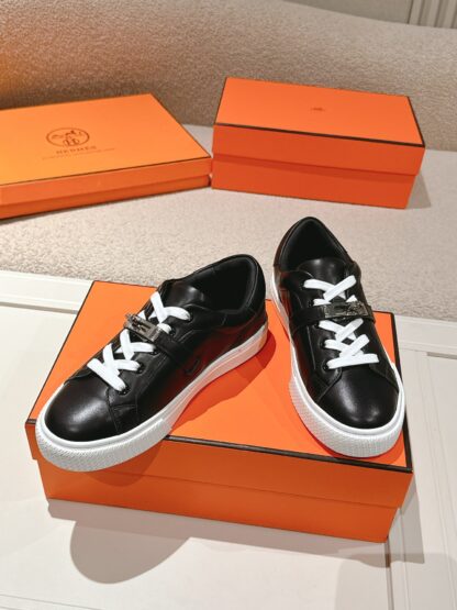Hermes couple black and white silver kelly shoe buckle classic flat casual shoes - Image 3