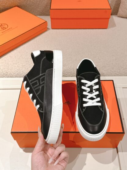 Hermes black and white couple's stylish casual skateboard shoes - Image 3