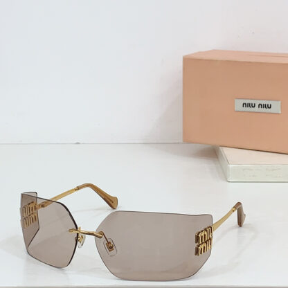 Miu Miu trendy fashion sunglasses - Image 4