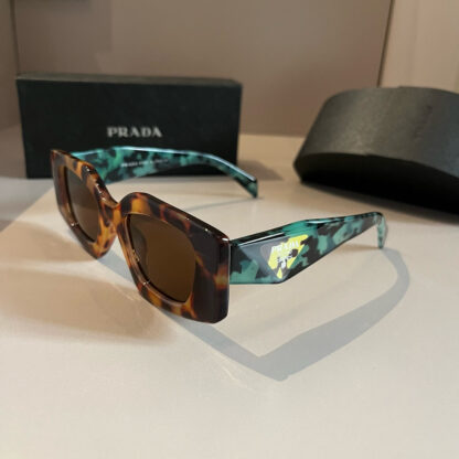Prada fashion trend sunglasses - Image 4