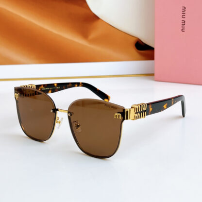 Miu Miu trendy fashion sunglasses - Image 4
