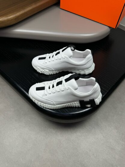 Hermes high-end noble white and black color matching thick-soled casual shoes - Image 3